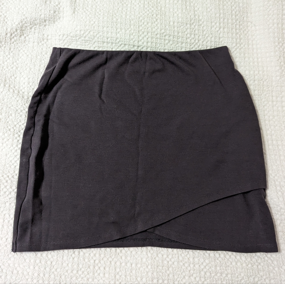 Dark grey mini skirt from artizia. Sunday best.